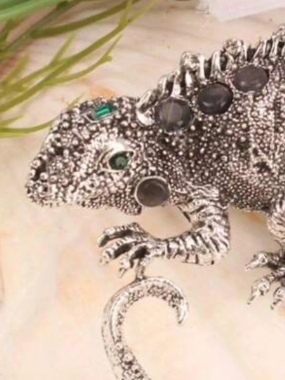 Silver tone Lizard brooch with Green and Dark Gem / rhinestone Accents